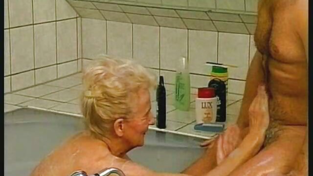 الكبار لا التسجيل  المنزل فوجئ قرنية الألمانية سكسى كامل أمي في الحمام